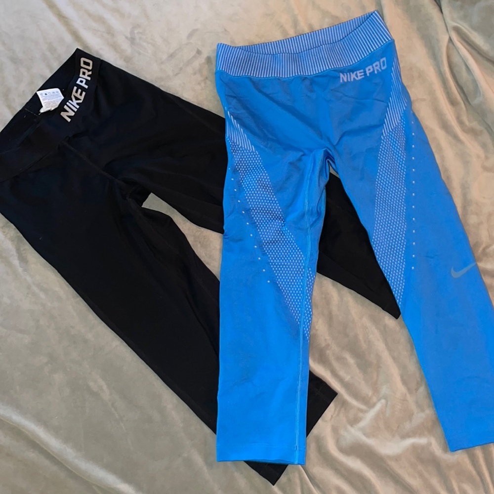 Lot of 2 Nike pro leggings 7/8 length not to ankle xs